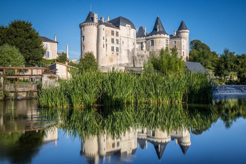 Les Halles Chambre D'Hotes Verteuil-sur-Charente Екстериор снимка